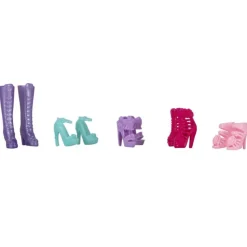 y Sus Outfits><noscript><img width=