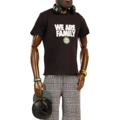 Signature Muñeco Kenbassador Coleccionable de Lebron James con Conjunto de Chaqueta Universitaria y Accesorios><noscript><img width=