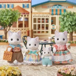 Familia Gato Latte><noscript><img width=