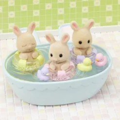 La Hora Del Baño De Los Trillizos><noscript><img width=